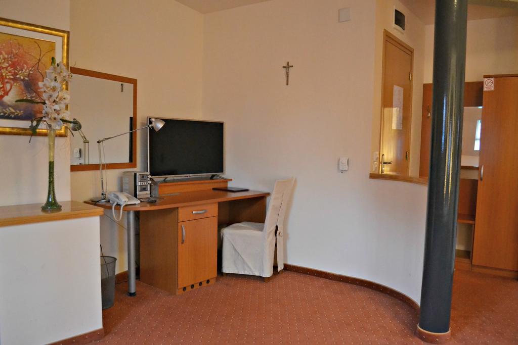 Hotel Istra Varaždin Extérieur photo